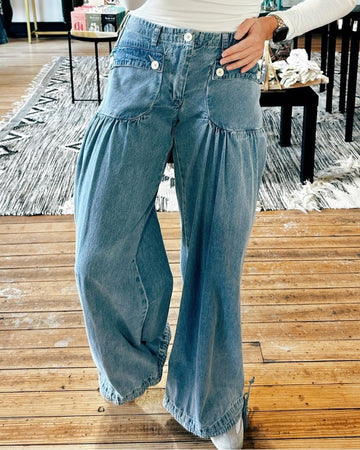 Relaxed Lotus Wide-Leg Jeans