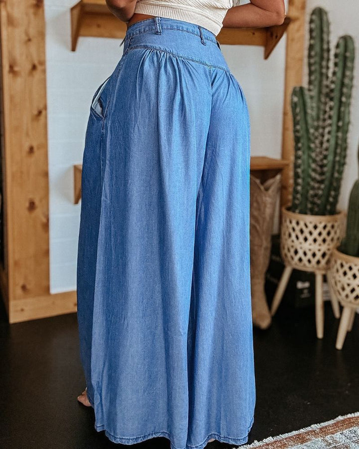 Relaxed Comfort Wide Leg Jeans 